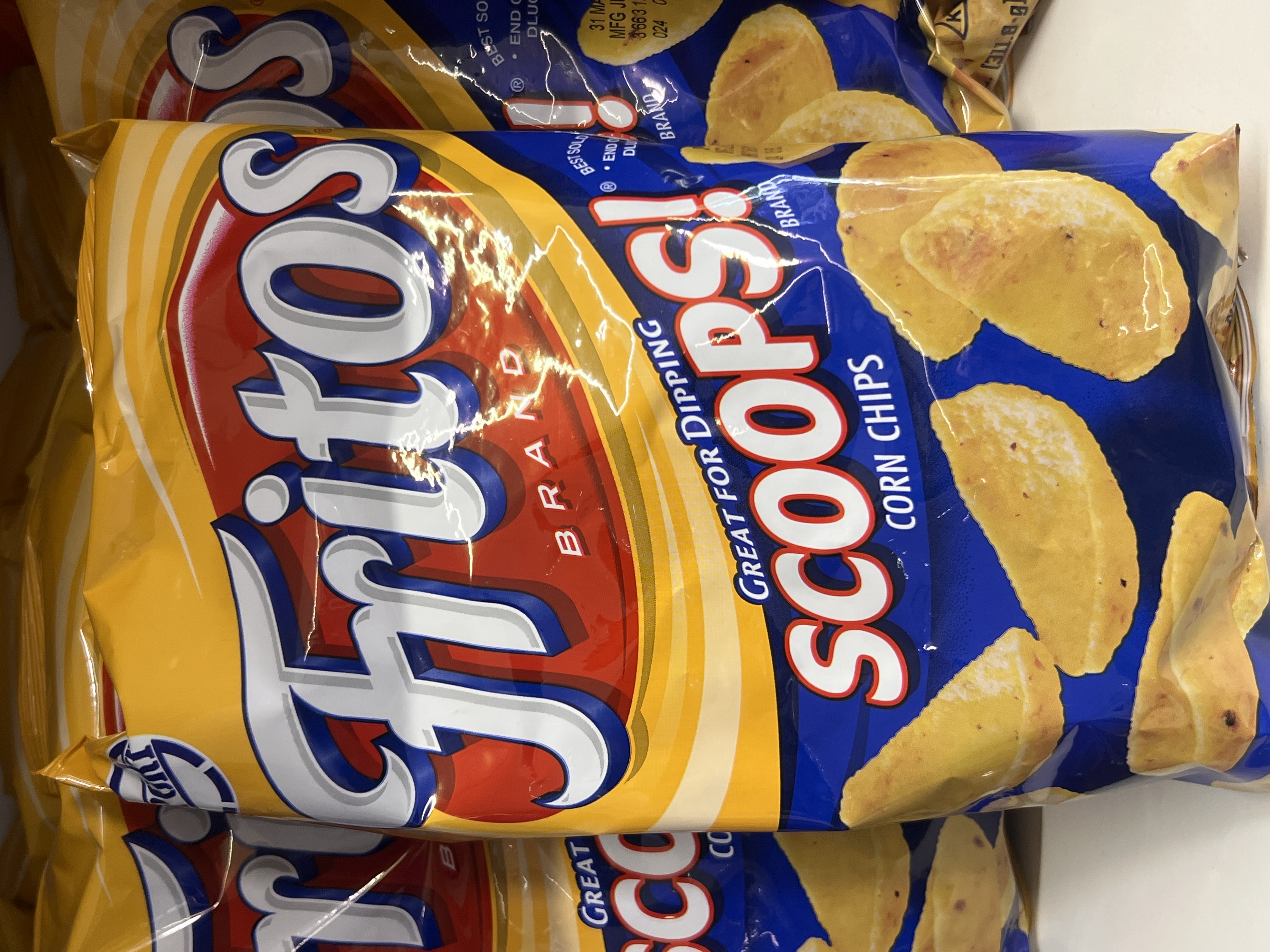 Scoops corn chips